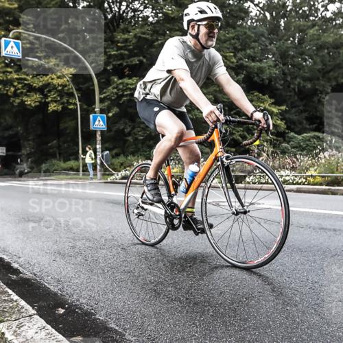 13.09.2026 - Stadtparktriathlon H.Heesch http://msf.ph/oto/10381686 13.09.2026 11:01:16 Radfahren 594 meine-sportfotos.de