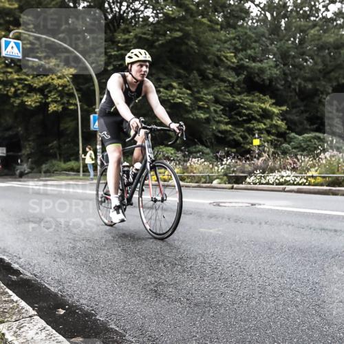 13.09.2026 - Stadtparktriathlon H.Heesch http://msf.ph/oto/10381692 13.09.2026 11:01:21 Radfahren 542, 676, 1798 meine-sportfotos.de