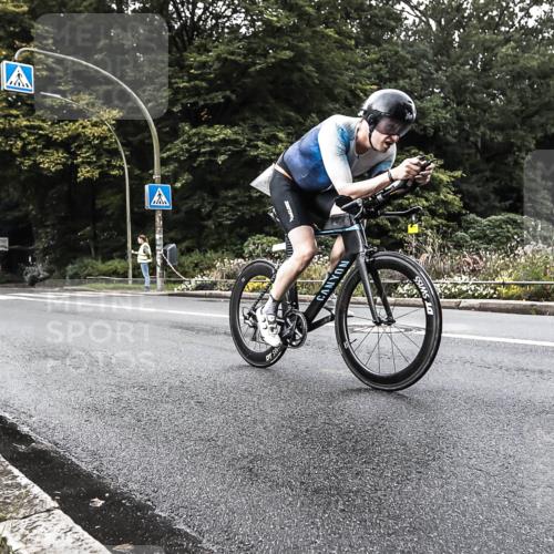 13.09.2026 - Stadtparktriathlon H.Heesch http://msf.ph/oto/10381697 13.09.2026 11:01:23 Radfahren 497, 542, 578, 676, 1798 meine-sportfotos.de