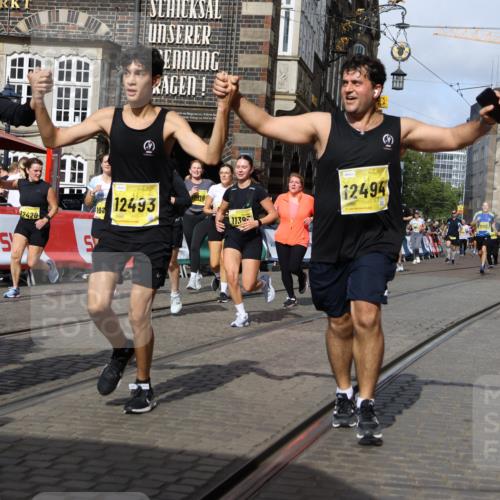 13.09.2026 - 21. swb-Marathon Bremen Strokosch-Dieckow http://msf.ph/oto/10381700 13.09.2026 11:05:00 Ziel 10160, 10198, 10283, 10481, 10711, 10877, 10940, 11006, 11114, 11364, 11366, 11592, 11705, 11761, 11991, 12005, 12493, 12495, 12498, 12500, 12502, 12563, 10370, 10576, 10718, 10800, 10995, 11102, 11105, 11157, 11218, 11281, 11326, 11584, 11616, 11722, 11900, 12002, 12011, 12064, 12079, 12080, 12099, 12335 meine-sportfotos.de
