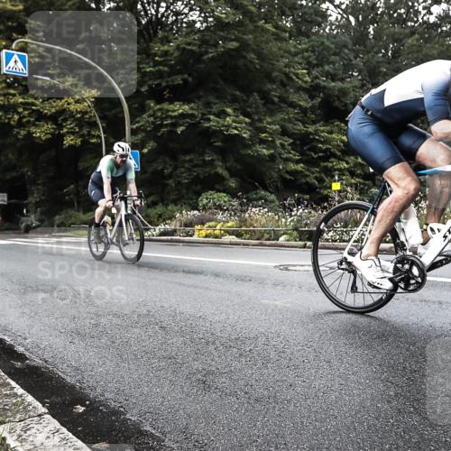 13.09.2026 - Stadtparktriathlon H.Heesch http://msf.ph/oto/10381712 13.09.2026 11:01:35 Radfahren 486, 510, 592, 703 meine-sportfotos.de
