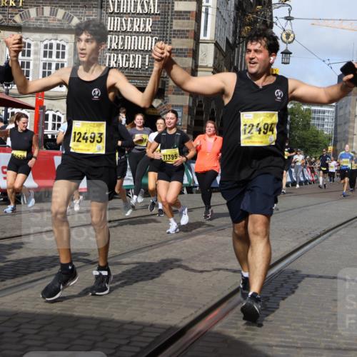 13.09.2026 - 21. swb-Marathon Bremen Strokosch-Dieckow http://msf.ph/oto/10381715 13.09.2026 11:05:00 Ziel 10160, 10198, 10283, 10481, 10711, 10877, 10940, 11006, 11114, 11364, 11366, 11592, 11705, 11761, 11991, 12005, 12493, 12495, 12498, 12500, 12502, 12563, 10370, 10576, 10718, 10800, 10995, 11102, 11105, 11157, 11218, 11281, 11326, 11584, 11616, 11722, 11900, 12002, 12011, 12064, 12079, 12080, 12099, 12335 meine-sportfotos.de