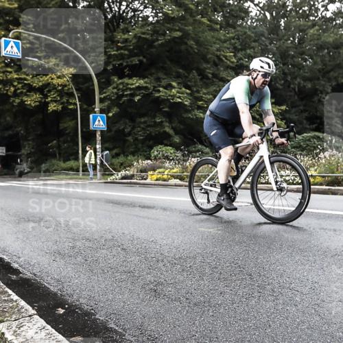 13.09.2026 - Stadtparktriathlon H.Heesch http://msf.ph/oto/10381719 13.09.2026 11:01:35 Radfahren 486, 510, 592, 703 meine-sportfotos.de