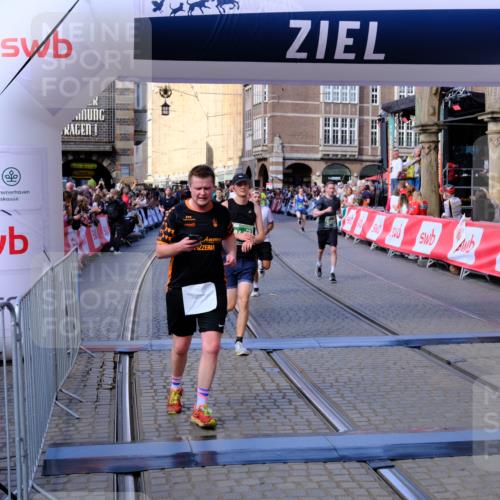 13.09.2026 - 21. swb-Marathon Bremen Tim E. http://msf.ph/oto/10381726 13.09.2026 13:17:52 Ziel 560, 771, 1297, 2008, 2125, 2234, 2812, 3760, 4171, 4498, 4499, 4620, 5041, 5550, 5817, 6803, 7901, 8100, 8250, 8253, 8446, 8532, 8714, 9075, 9400, 9505, 13107 meine-sportfotos.de