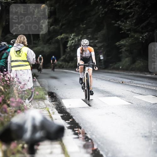 13.09.2026 - Stadtparktriathlon H.Heesch http://msf.ph/oto/10381750 13.09.2026 12:28:01 Radfahren 986, 1020, 1134, 1157 meine-sportfotos.de