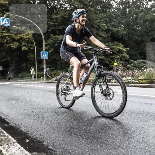 13.09.2026 - Stadtparktriathlon H.Heesch http://msf.ph/oto/10381760 13.09.2026 11:01:57 Radfahren 357, 494 meine-sportfotos.de