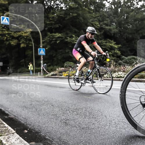 13.09.2026 - Stadtparktriathlon H.Heesch http://msf.ph/oto/10381781 13.09.2026 11:02:04 Radfahren 416, 524, 589, 657 meine-sportfotos.de