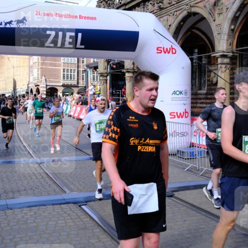 13.09.2026 - 21. swb-Marathon Bremen Tim E. http://msf.ph/oto/10381789 13.09.2026 13:17:55 Ziel 560, 771, 1297, 2008, 2125, 2234, 2812, 3760, 4171, 4498, 4499, 4620, 5041, 5550, 5817, 7901, 8100, 8250, 8253, 8446, 8714, 9075, 9400, 9505, 13107 meine-sportfotos.de