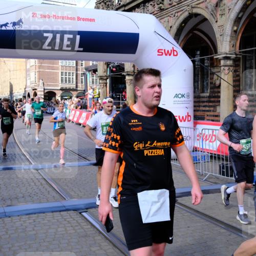 13.09.2026 - 21. swb-Marathon Bremen Tim E. http://msf.ph/oto/10381798 13.09.2026 13:17:55 Ziel 560, 771, 1297, 2008, 2125, 2234, 2812, 3760, 4171, 4498, 4499, 4620, 5041, 5550, 5817, 7901, 8100, 8250, 8253, 8446, 8714, 9075, 9400, 9505, 13107 meine-sportfotos.de
