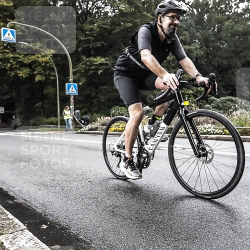 13.09.2026 - Stadtparktriathlon H.Heesch http://msf.ph/oto/10381799 13.09.2026 11:02:21 Radfahren 591, 610 meine-sportfotos.de