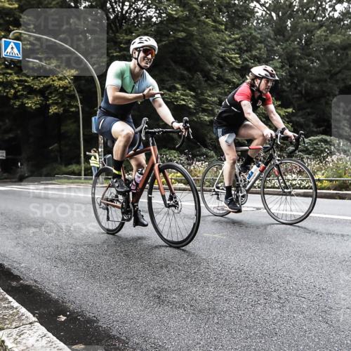 13.09.2026 - Stadtparktriathlon H.Heesch http://msf.ph/oto/10381816 13.09.2026 11:02:41 Radfahren 557, 572, 671 meine-sportfotos.de