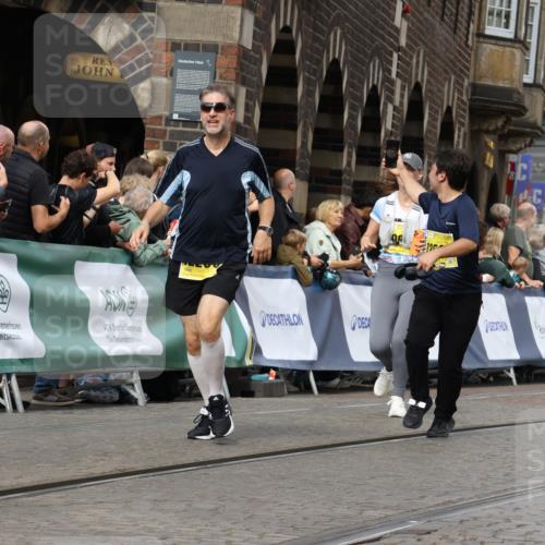 13.09.2026 - 21. swb-Marathon Bremen Strokosch-Dieckow http://msf.ph/oto/10381844 13.09.2026 11:05:06 Ziel 10198, 10283, 10315, 10481, 10729, 10855, 10856, 10877, 10940, 11006, 11114, 11133, 11272, 11364, 11366, 11395, 11518, 11592, 11705, 11757, 12005, 12420, 12493, 12495, 12498, 12500, 12502, 12563, 10370, 10411, 10576, 10697, 10718, 10800, 10802, 10995, 11102, 11105, 11157, 11218, 11281, 11326, 11584, 11616, 11722, 11900, 12011, 12079, 12080, 12335 meine-sportfotos.de