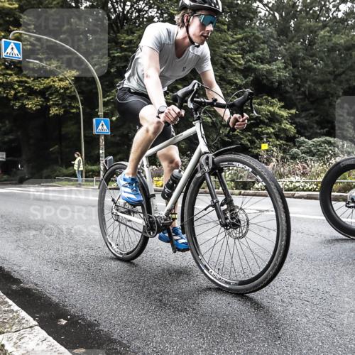 13.09.2026 - Stadtparktriathlon H.Heesch http://msf.ph/oto/10381861 13.09.2026 11:02:57 Radfahren 571, 640 meine-sportfotos.de