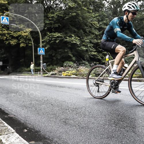 13.09.2026 - Stadtparktriathlon H.Heesch http://msf.ph/oto/10381868 13.09.2026 11:03:12 Radfahren 519 meine-sportfotos.de