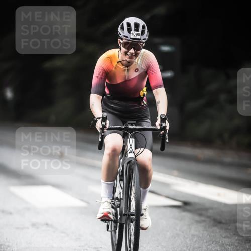 13.09.2026 - Stadtparktriathlon H.Heesch http://msf.ph/oto/10381869 13.09.2026 12:28:23 Radfahren 1004, 1098, 1113, 1137, 1158 meine-sportfotos.de