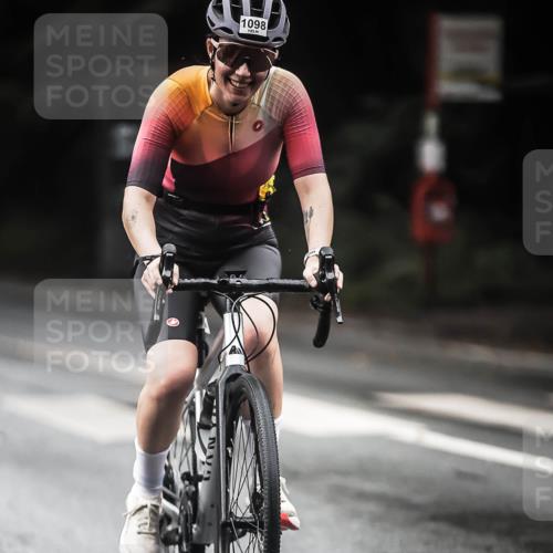 13.09.2026 - Stadtparktriathlon H.Heesch http://msf.ph/oto/10381880 13.09.2026 12:28:23 Radfahren 1004, 1098, 1113, 1137, 1158 meine-sportfotos.de