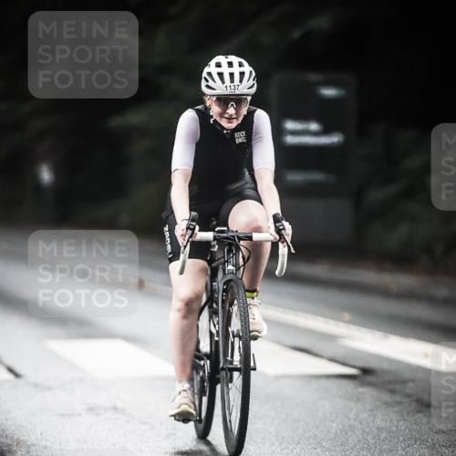13.09.2026 - Stadtparktriathlon H.Heesch http://msf.ph/oto/10381892 13.09.2026 12:28:26 Radfahren 1098, 1120, 1137 meine-sportfotos.de