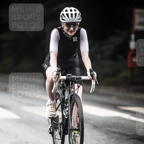 13.09.2026 - Stadtparktriathlon H.Heesch http://msf.ph/oto/10381901 13.09.2026 12:28:26 Radfahren 1098, 1120, 1137 meine-sportfotos.de