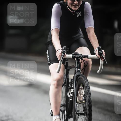13.09.2026 - Stadtparktriathlon H.Heesch http://msf.ph/oto/10381909 13.09.2026 12:28:27 Radfahren 1098, 1120, 1137 meine-sportfotos.de