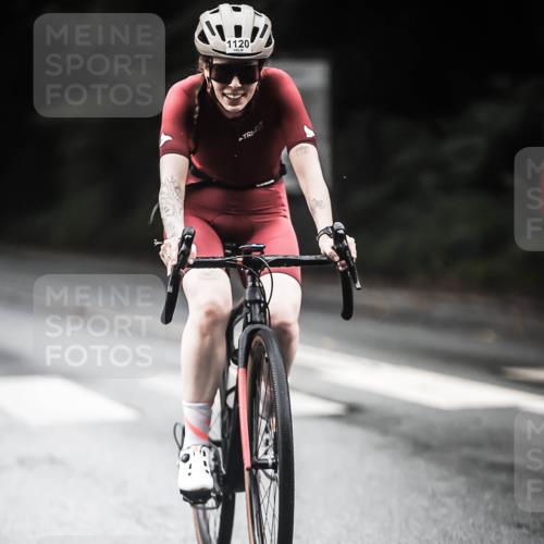 13.09.2026 - Stadtparktriathlon H.Heesch http://msf.ph/oto/10381924 13.09.2026 12:28:30 Radfahren 975, 1120, 1137 meine-sportfotos.de