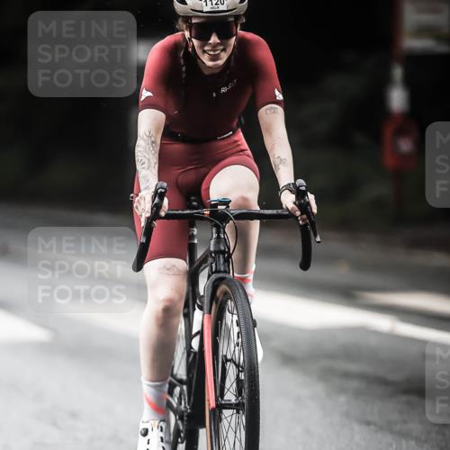 13.09.2026 - Stadtparktriathlon H.Heesch http://msf.ph/oto/10381928 13.09.2026 12:28:31 Radfahren 975, 1087, 1120, 1137 meine-sportfotos.de