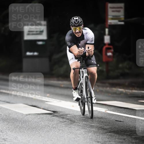 13.09.2026 - Stadtparktriathlon H.Heesch http://msf.ph/oto/10381944 13.09.2026 12:28:36 Radfahren 975, 998, 1087, 1120 meine-sportfotos.de