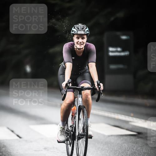 13.09.2026 - Stadtparktriathlon H.Heesch http://msf.ph/oto/10381952 13.09.2026 12:28:37 Radfahren 975, 998, 1087 meine-sportfotos.de