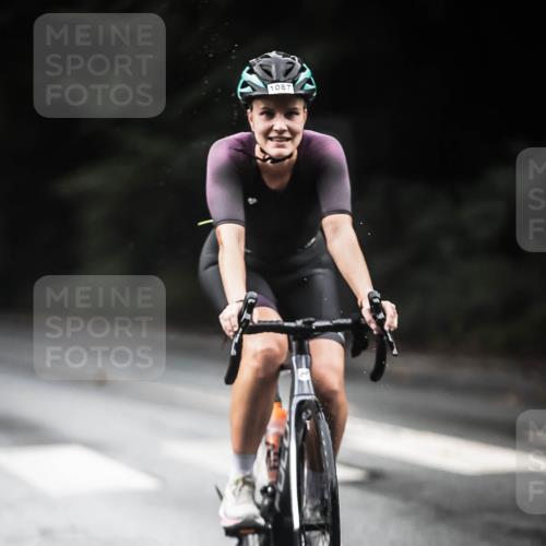 13.09.2026 - Stadtparktriathlon H.Heesch http://msf.ph/oto/10381958 13.09.2026 12:28:37 Radfahren 975, 998, 1087 meine-sportfotos.de