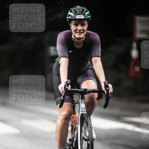 13.09.2026 - Stadtparktriathlon H.Heesch http://msf.ph/oto/10381962 13.09.2026 12:28:37 Radfahren 975, 998, 1087 meine-sportfotos.de