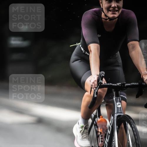 13.09.2026 - Stadtparktriathlon H.Heesch http://msf.ph/oto/10381974 13.09.2026 12:28:37 Radfahren 975, 998, 1087 meine-sportfotos.de