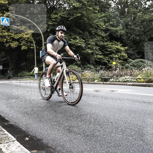 13.09.2026 - Stadtparktriathlon H.Heesch http://msf.ph/oto/10381999 13.09.2026 11:04:47 Radfahren 467, 691 meine-sportfotos.de