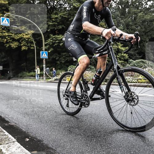 13.09.2026 - Stadtparktriathlon H.Heesch http://msf.ph/oto/10382004 13.09.2026 11:04:59 Radfahren 664 meine-sportfotos.de