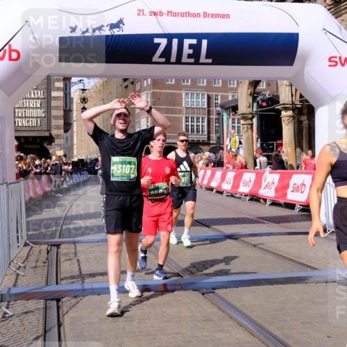 13.09.2026 - 21. swb-Marathon Bremen Tim E. http://msf.ph/oto/10382016 13.09.2026 13:18:05 Ziel 771, 948, 1297, 2001, 2125, 2234, 2812, 3051, 3192, 3760, 4286, 4374, 4498, 4499, 4620, 5530, 5817, 5935, 8869, 9400, 9505, 9595, 9596, 9837, 13041, 13107 meine-sportfotos.de