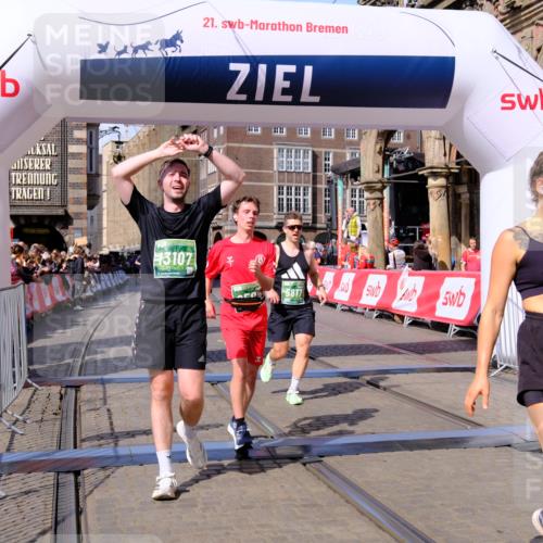 13.09.2026 - 21. swb-Marathon Bremen Tim E. http://msf.ph/oto/10382025 13.09.2026 13:18:05 Ziel 771, 948, 1297, 2001, 2125, 2234, 2812, 3051, 3192, 3760, 4286, 4374, 4498, 4499, 4620, 5530, 5817, 5935, 8869, 9400, 9505, 9595, 9596, 9837, 13041, 13107 meine-sportfotos.de