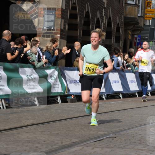 13.09.2026 - 21. swb-Marathon Bremen Strokosch-Dieckow http://msf.ph/oto/10382027 13.09.2026 11:05:12 Ziel 10198, 10283, 10315, 10465, 10481, 10729, 10741, 10850, 10855, 10856, 10940, 10975, 11006, 11133, 11272, 11366, 11395, 11518, 11705, 11757, 11939, 12005, 12235, 12420, 12493, 12495, 12498, 12500, 12502, 12522, 12563, 10411, 10576, 10697, 10717, 10802, 10995, 11146, 11326, 11334, 11394, 12011, 12079, 12080, 12251 meine-sportfotos.de