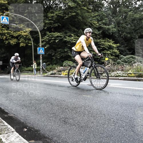 13.09.2026 - Stadtparktriathlon H.Heesch http://msf.ph/oto/10382041 13.09.2026 11:05:19 Radfahren 483, 595, 597, 702 meine-sportfotos.de