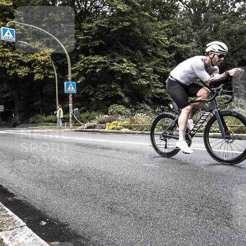 13.09.2026 - Stadtparktriathlon H.Heesch http://msf.ph/oto/10382046 13.09.2026 11:05:20 Radfahren 483, 560, 595, 597, 702 meine-sportfotos.de
