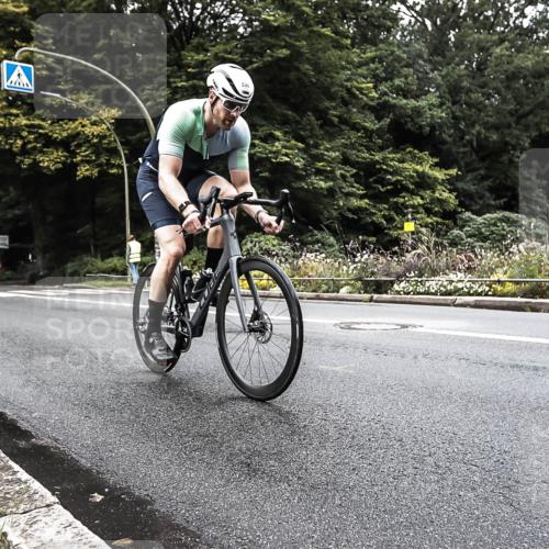 13.09.2026 - Stadtparktriathlon H.Heesch http://msf.ph/oto/10382062 13.09.2026 11:05:24 Radfahren 560, 595, 598 meine-sportfotos.de