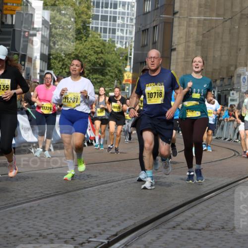 13.09.2026 - 21. swb-Marathon Bremen Strokosch-Dieckow http://msf.ph/oto/10382116 13.09.2026 11:05:14 Ziel 10198, 10283, 10315, 10465, 10729, 10741, 10850, 10855, 10856, 10940, 10975, 11006, 11133, 11272, 11366, 11395, 11518, 11705, 11757, 11939, 12002, 12005, 12064, 12235, 12420, 12493, 12495, 12498, 12500, 12502, 12522, 12563, 10186, 10411, 10432, 10697, 10717, 10802, 11146, 11314, 11334, 11387, 11394, 11521, 11571, 11572, 12055, 12251 meine-sportfotos.de