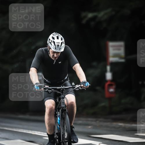 13.09.2026 - Stadtparktriathlon H.Heesch http://msf.ph/oto/10382166 13.09.2026 12:29:08 Radfahren 949, 979, 1072, 1128, 1242 meine-sportfotos.de