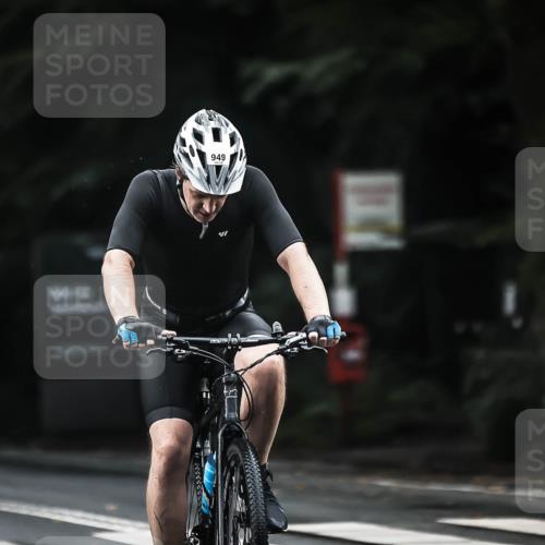 13.09.2026 - Stadtparktriathlon H.Heesch http://msf.ph/oto/10382173 13.09.2026 12:29:09 Radfahren 949, 979, 1072, 1128, 1242 meine-sportfotos.de