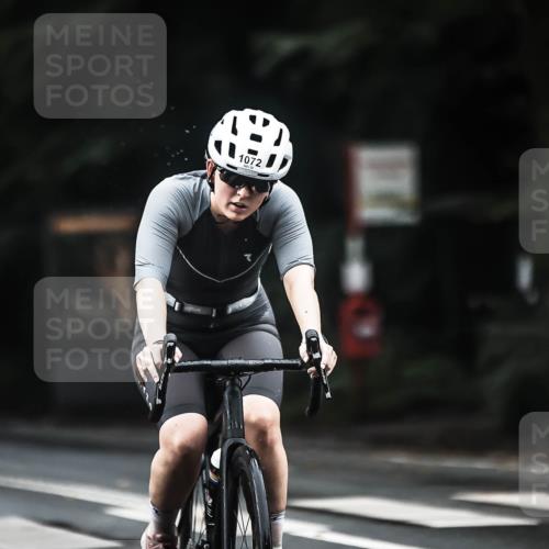 13.09.2026 - Stadtparktriathlon H.Heesch http://msf.ph/oto/10382199 13.09.2026 12:29:12 Radfahren 949, 957, 979, 1072, 1128, 1242 meine-sportfotos.de