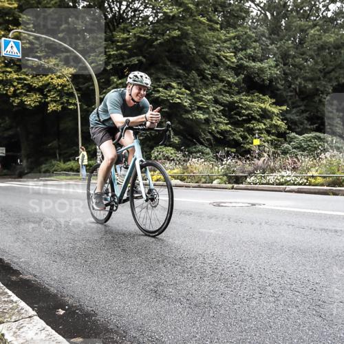 13.09.2026 - Stadtparktriathlon H.Heesch http://msf.ph/oto/10382212 13.09.2026 11:06:16 Radfahren 564, 665, 687, 696 meine-sportfotos.de