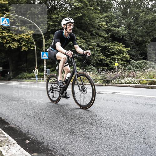 13.09.2026 - Stadtparktriathlon H.Heesch http://msf.ph/oto/10382246 13.09.2026 11:06:47 Radfahren 443, 550, 641 meine-sportfotos.de