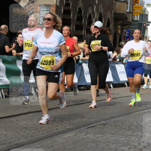 13.09.2026 - 21. swb-Marathon Bremen Strokosch-Dieckow http://msf.ph/oto/10382249 13.09.2026 11:05:16 Ziel 10198, 10283, 10315, 10465, 10729, 10741, 10850, 10855, 10856, 10940, 10975, 11006, 11133, 11272, 11395, 11518, 11757, 11939, 12002, 12005, 12064, 12235, 12420, 12493, 12495, 12498, 12500, 12502, 12522, 12563, 10186, 10411, 10432, 10717, 10802, 11146, 11314, 11334, 11387, 11394, 11521, 11571, 11572, 12055, 12251, 12330 meine-sportfotos.de