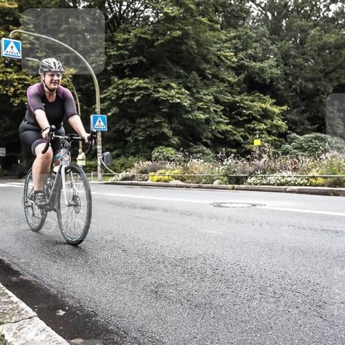 13.09.2026 - Stadtparktriathlon H.Heesch http://msf.ph/oto/10382255 13.09.2026 11:06:53 Radfahren 394, 490 meine-sportfotos.de