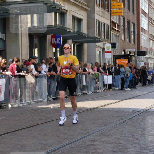 13.09.2026 - 21. swb-Marathon Bremen Strokosch-Dieckow http://msf.ph/oto/10382273 13.09.2026 12:47:17 Ziel 420, 991, 1161, 1783, 649, 7741 meine-sportfotos.de