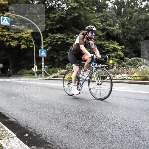 13.09.2026 - Stadtparktriathlon H.Heesch http://msf.ph/oto/10382290 13.09.2026 11:07:20 Radfahren 469, 586, 639, 677, 699 meine-sportfotos.de