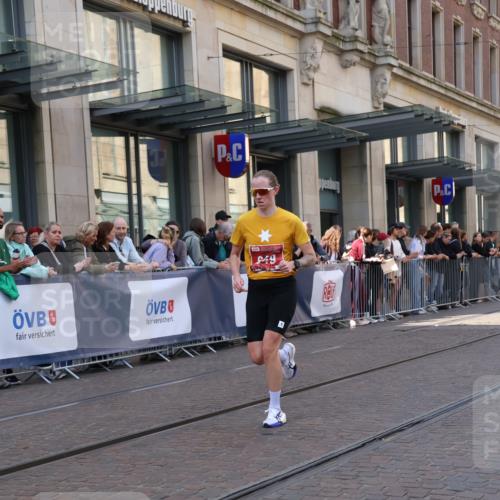 13.09.2026 - 21. swb-Marathon Bremen Strokosch-Dieckow http://msf.ph/oto/10382305 13.09.2026 12:47:18 Ziel 420, 991, 1161, 1783, 649, 7741 meine-sportfotos.de
