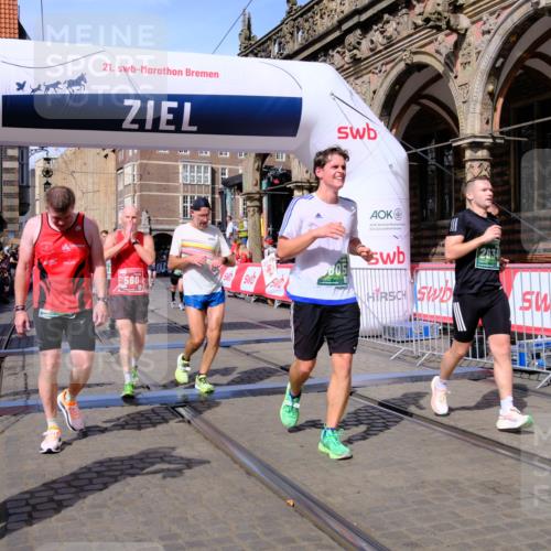 13.09.2026 - 21. swb-Marathon Bremen Tim E. http://msf.ph/oto/10382308 13.09.2026 13:18:22 Ziel 948, 1631, 1797, 1872, 2001, 2260, 2634, 2671, 3241, 3458, 3514, 3634, 4131, 4733, 5292, 5695, 5935, 5948, 6152, 6290, 6448, 8094, 8805, 8869, 8943, 8944, 9134, 9595, 9596, 9609, 9837, 10065, 13041 meine-sportfotos.de